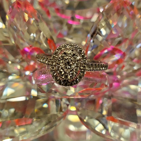 Beautiful  design 14K white gold diamond  ring - Picture 10 of 13